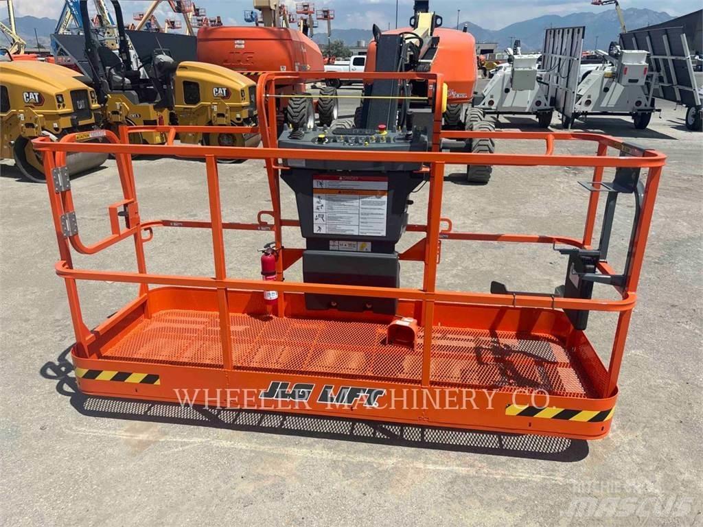 JLG 460SJ SP Alkūniniai keltuvai