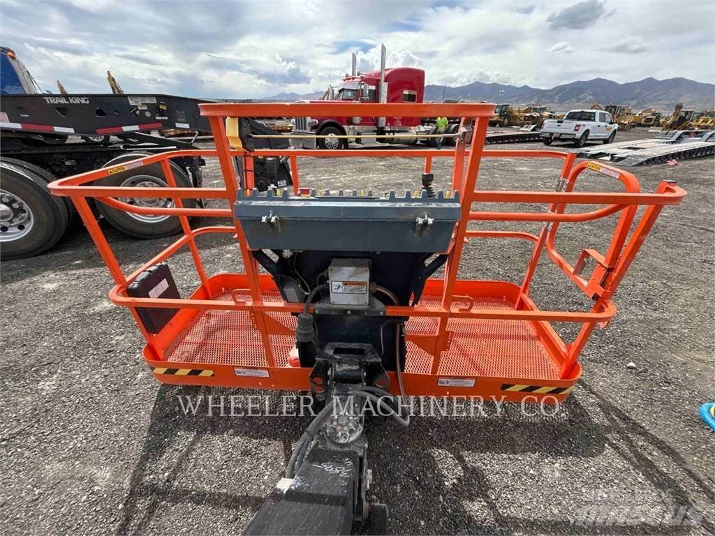 JLG 460SJ SP Alkūniniai keltuvai