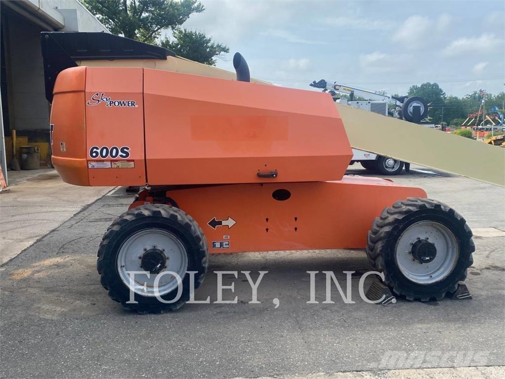 JLG 600S Alkūniniai keltuvai