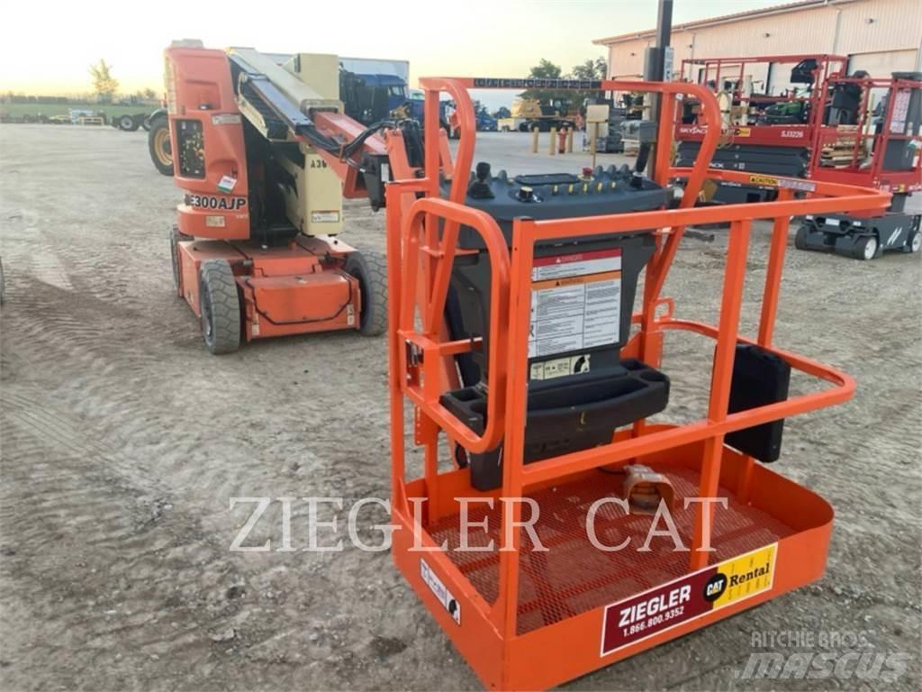 JLG E300AJP Alkūniniai keltuvai