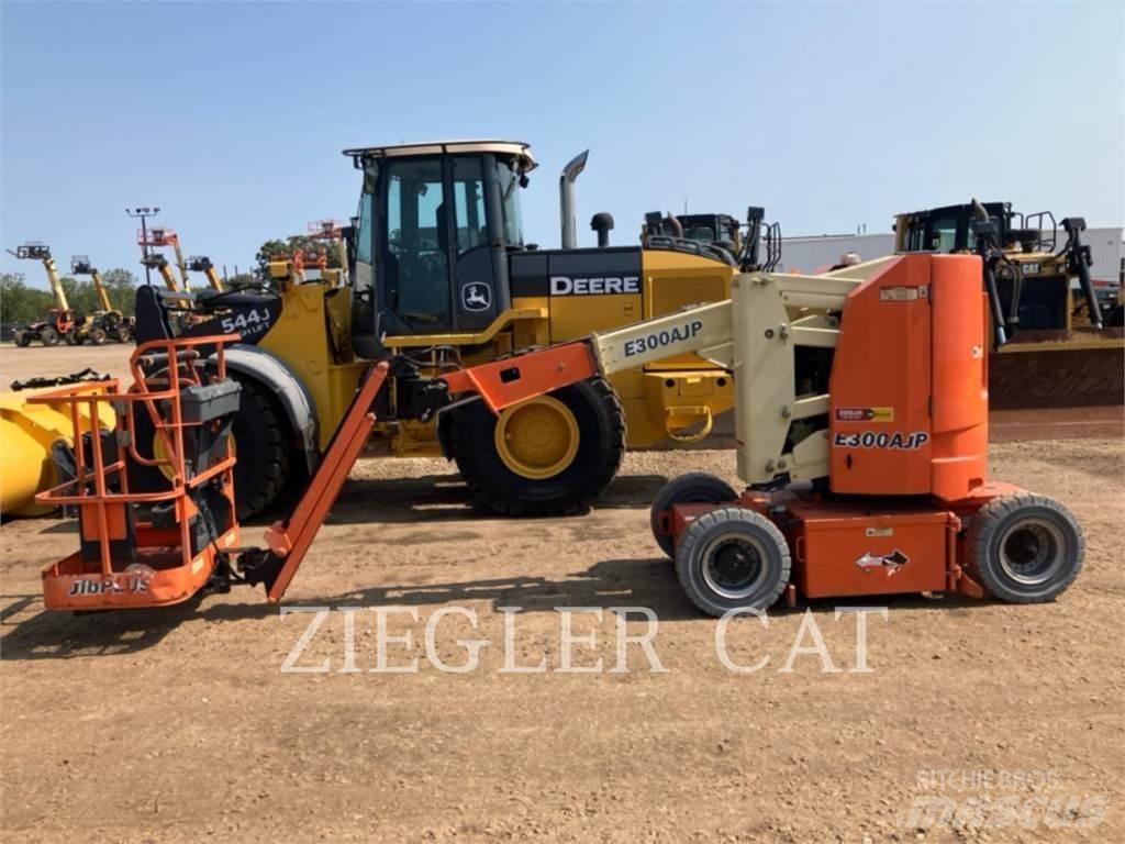 JLG E300AJP Alkūniniai keltuvai