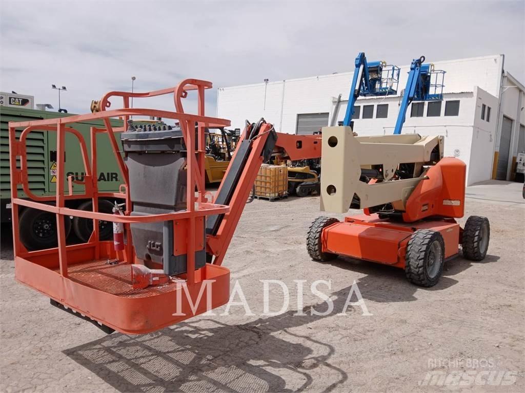 JLG E450AJ Alkūniniai keltuvai