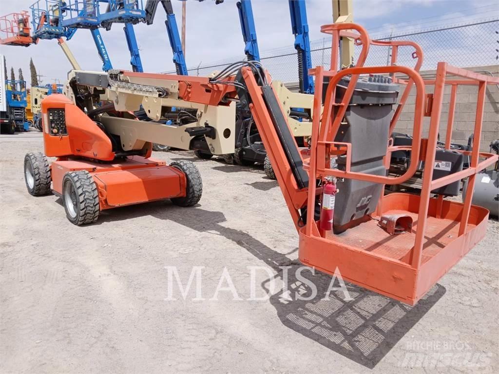 JLG E450AJ Alkūniniai keltuvai