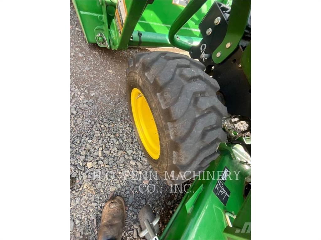 John Deere 2025R Traktoriai