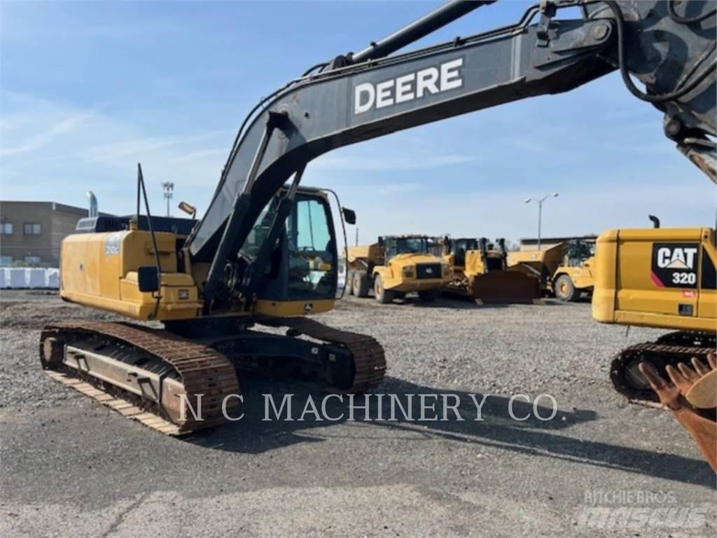 John Deere 210G Vikšriniai ekskavatoriai