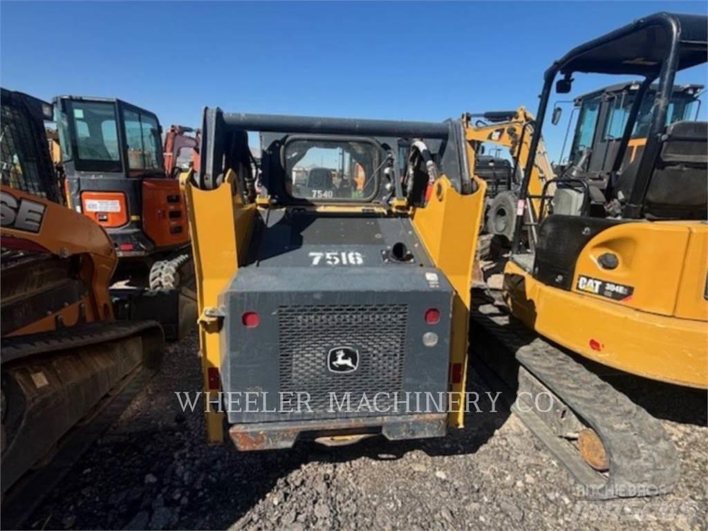 John Deere 318G SSL Krautuvai su šoniniu pasukimu