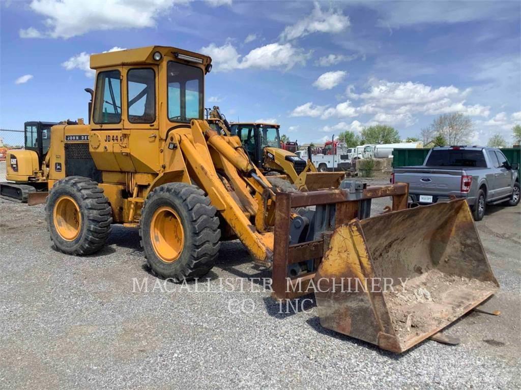 John Deere 444 Naudoti ratiniai krautuvai