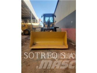 John Deere 524K Naudoti ratiniai krautuvai