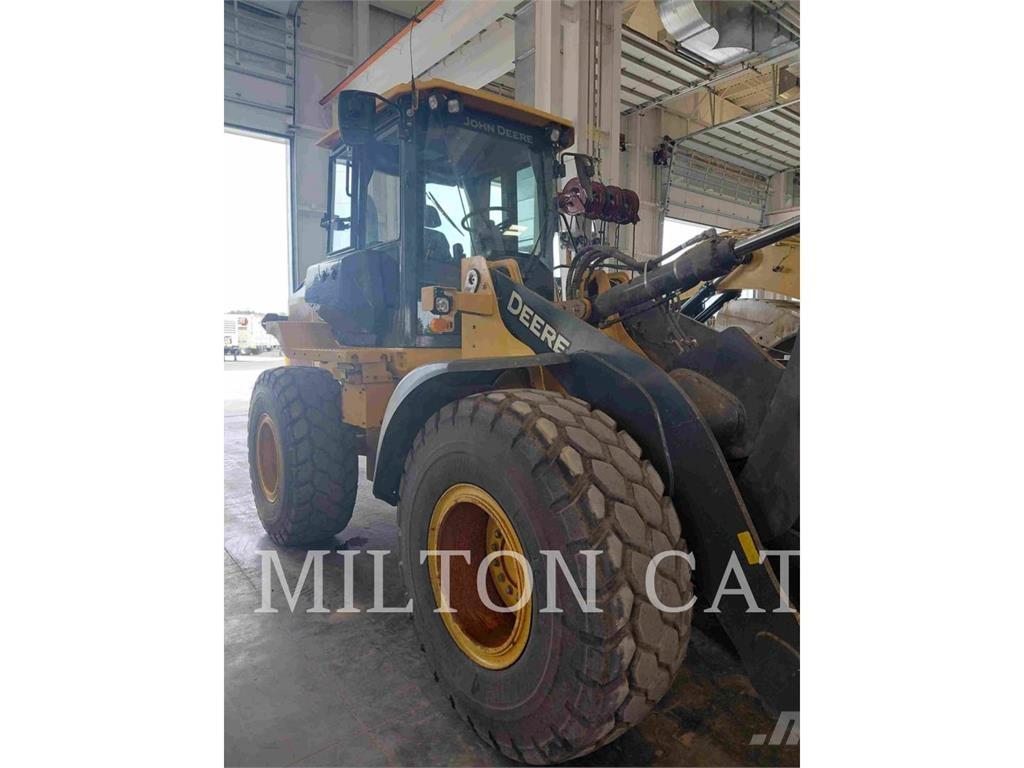 John Deere 524P Naudoti ratiniai krautuvai