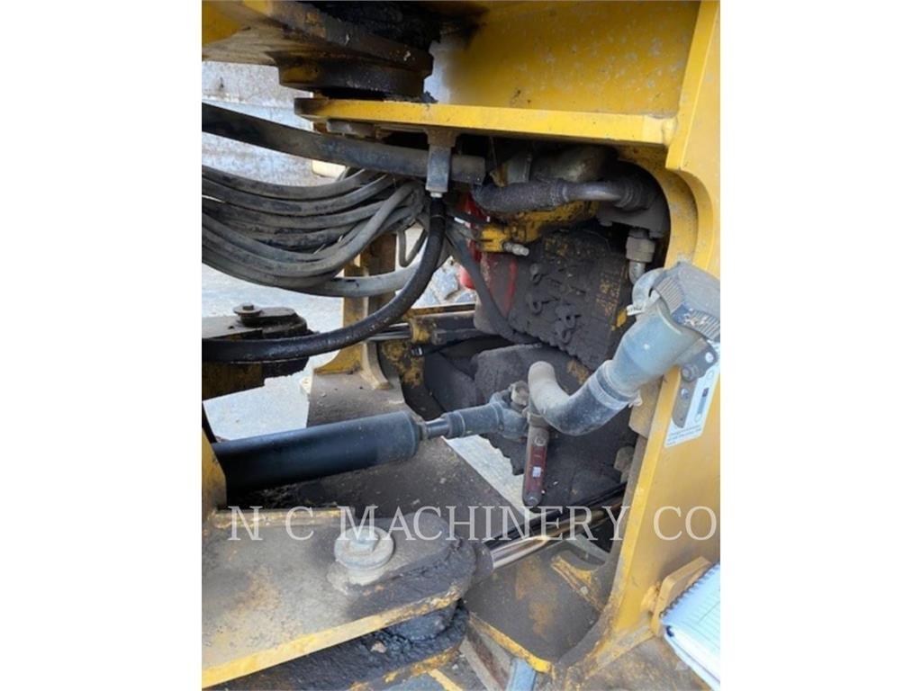 John Deere 544J Naudoti ratiniai krautuvai