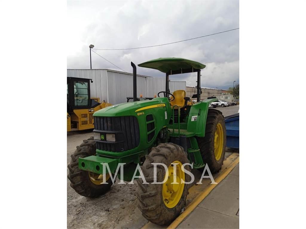 John Deere 6110D Traktoriai