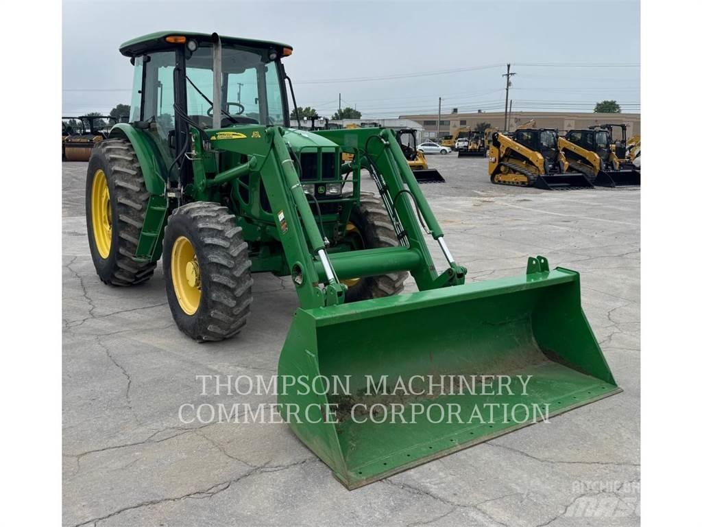 John Deere 6115D Traktoriai