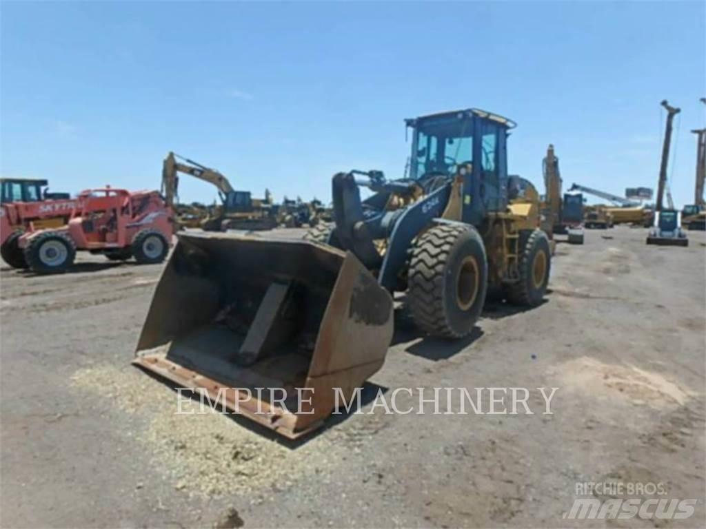 John Deere 624K Naudoti ratiniai krautuvai