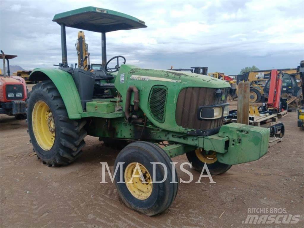 John Deere 6415 Traktoriai