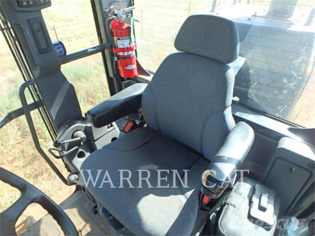 John Deere 670 Greideriai