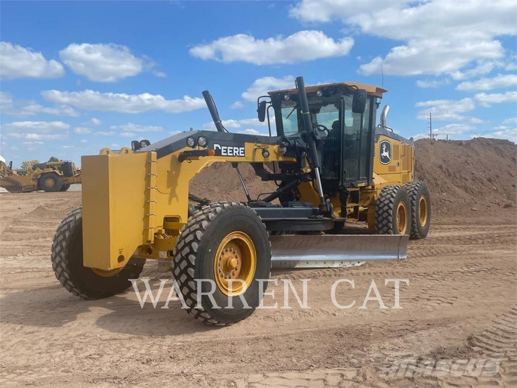 John Deere 670 Greideriai