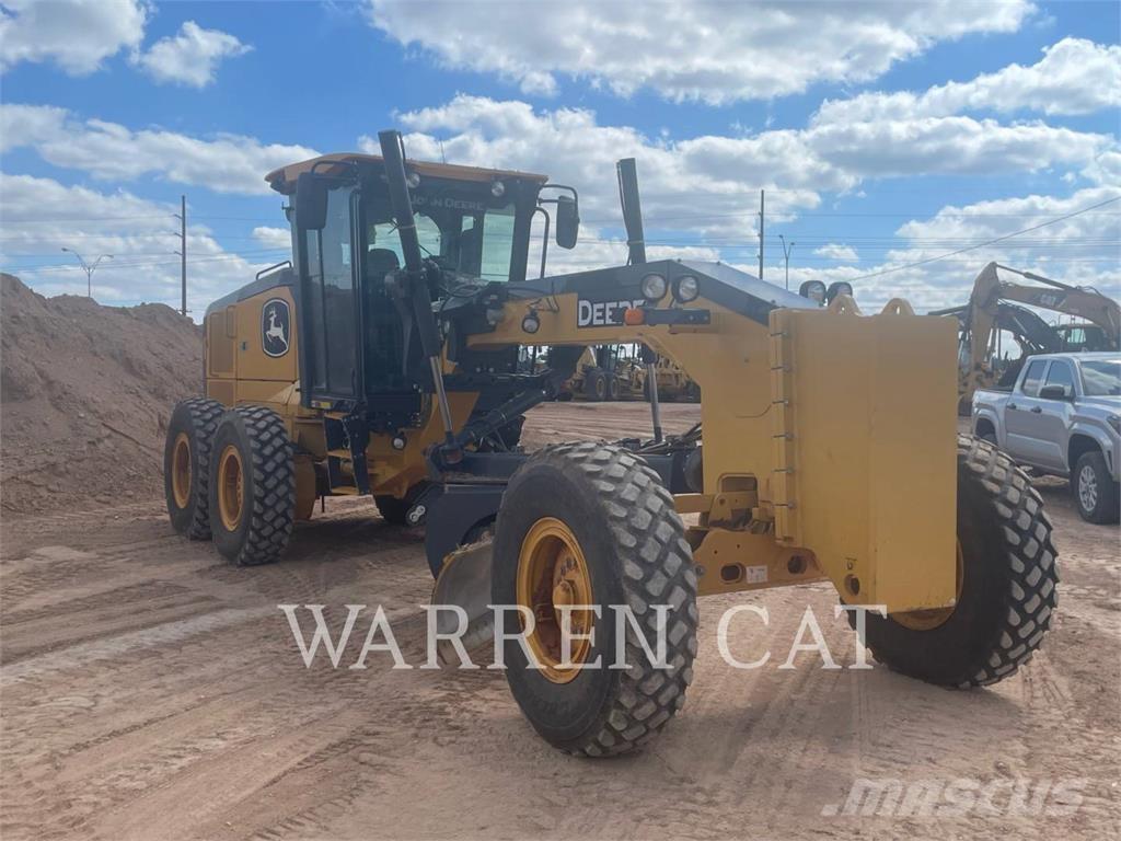 John Deere 670 Greideriai