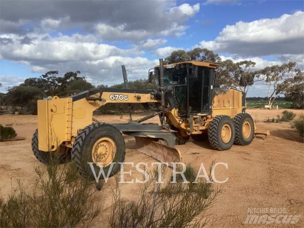 John Deere 670G Greideriai