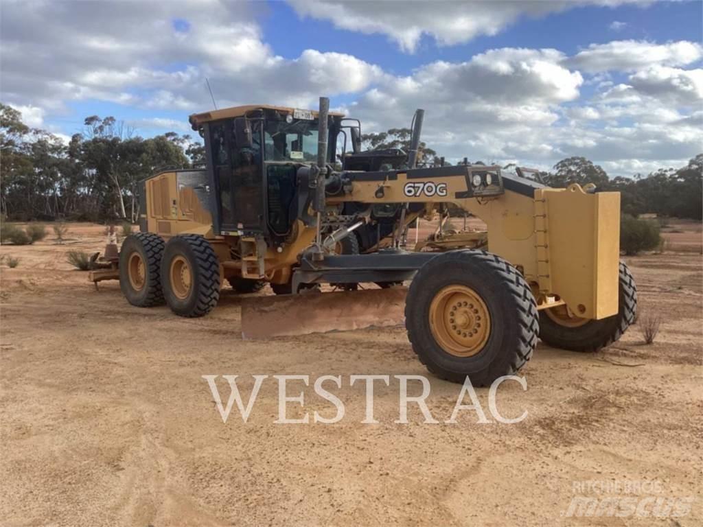John Deere 670G Greideriai
