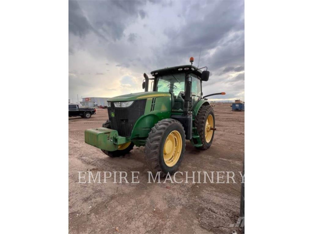 John Deere 7215R Traktoriai