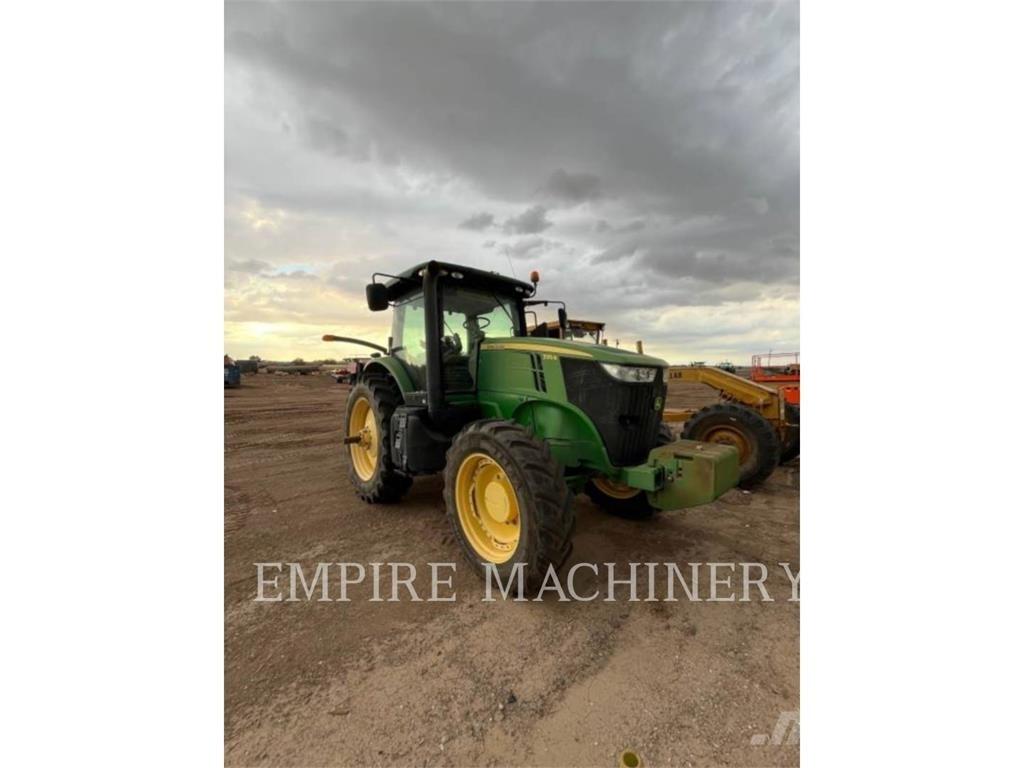 John Deere 7215R Traktoriai