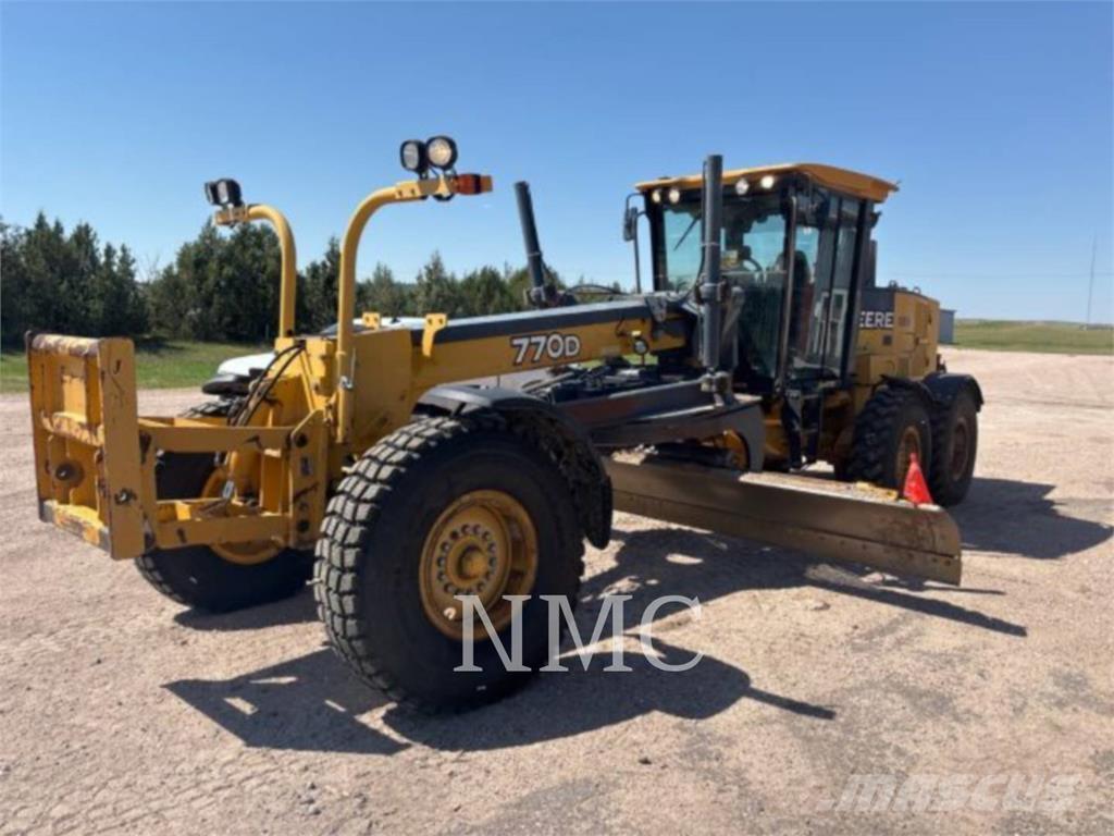 John Deere 770D_JD Greideriai