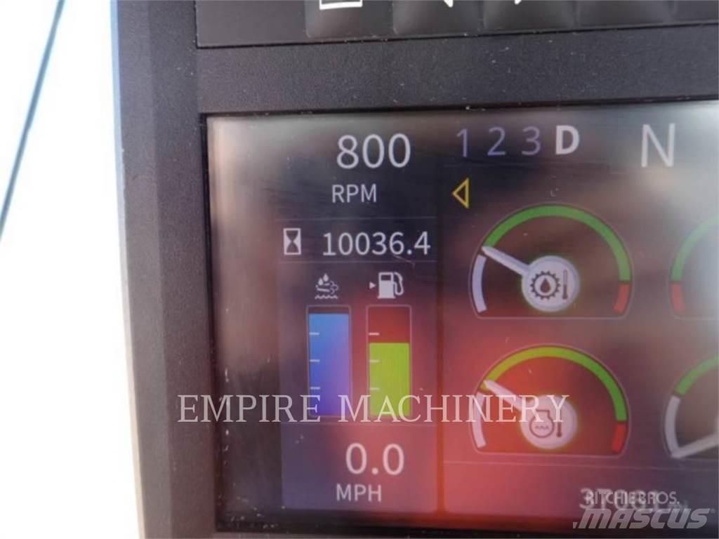 John Deere 844P Naudoti ratiniai krautuvai