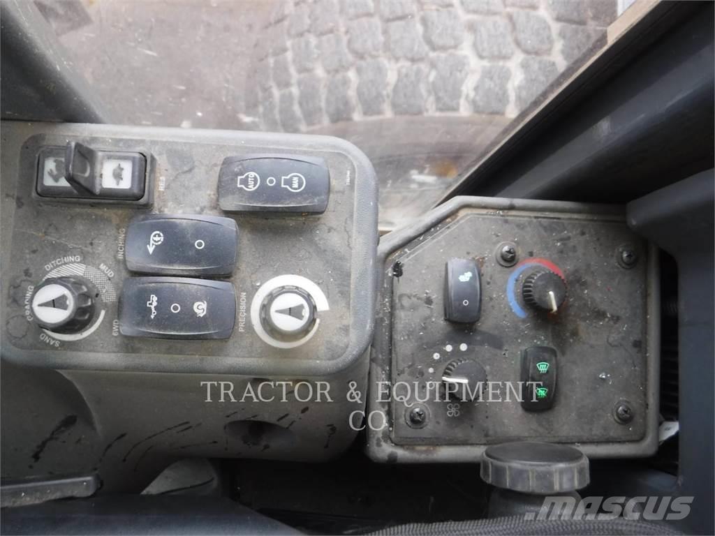John Deere 872GP Greideriai