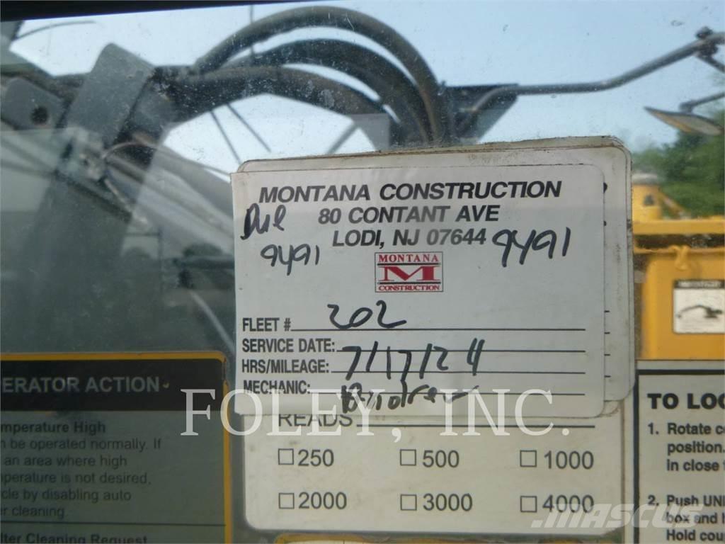 John Deere & CO. 245G Vikšriniai ekskavatoriai