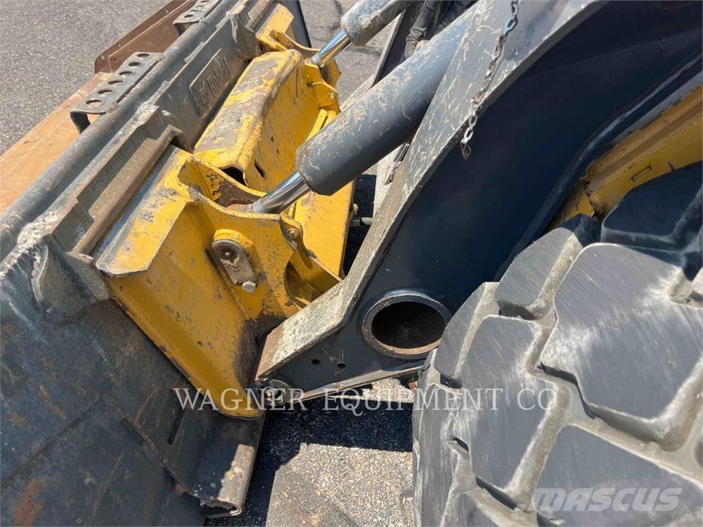 John Deere & CO. 324G Krautuvai su šoniniu pasukimu