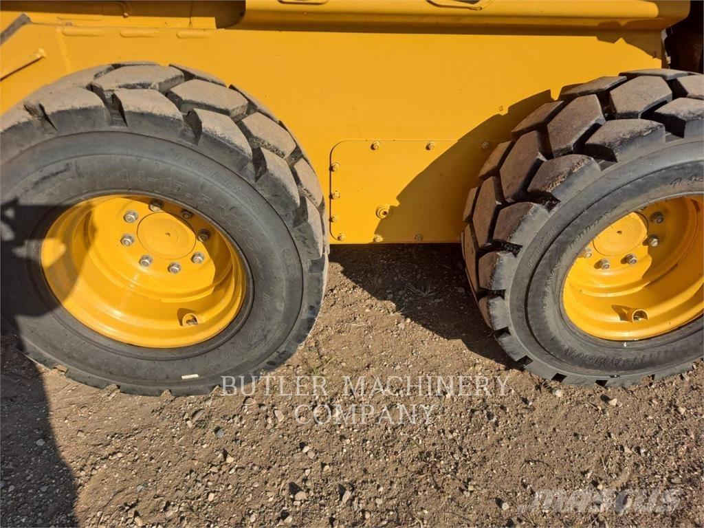 John Deere & CO. 332G Krautuvai su šoniniu pasukimu
