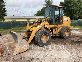 John Deere & CO. 444H Naudoti ratiniai krautuvai