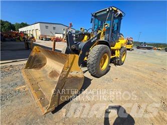 John Deere & CO. 444K Naudoti ratiniai krautuvai