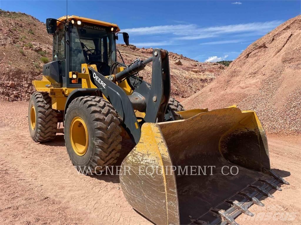 John Deere & CO. 544P Naudoti ratiniai krautuvai