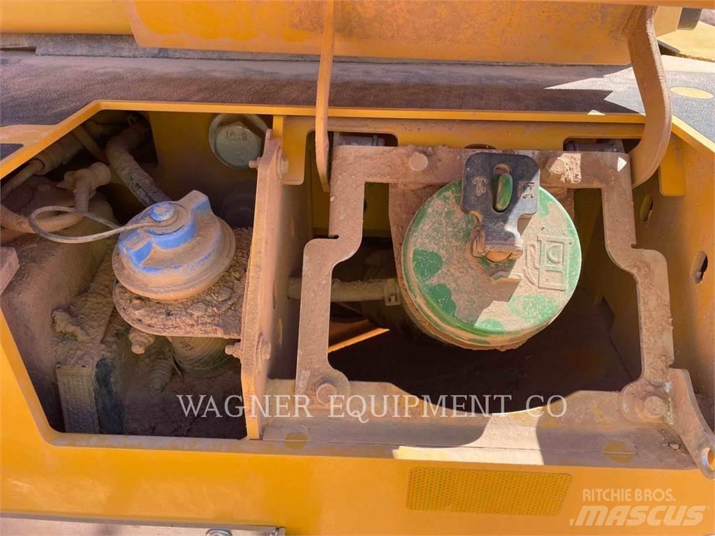John Deere & CO. 544P Naudoti ratiniai krautuvai