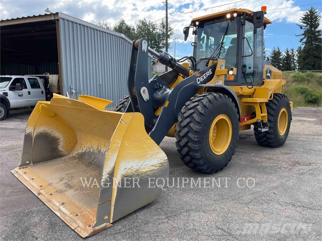 John Deere & CO. 544P Naudoti ratiniai krautuvai