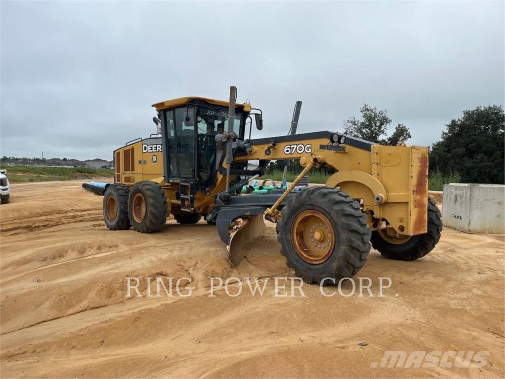 John Deere & CO. 670G Greideriai