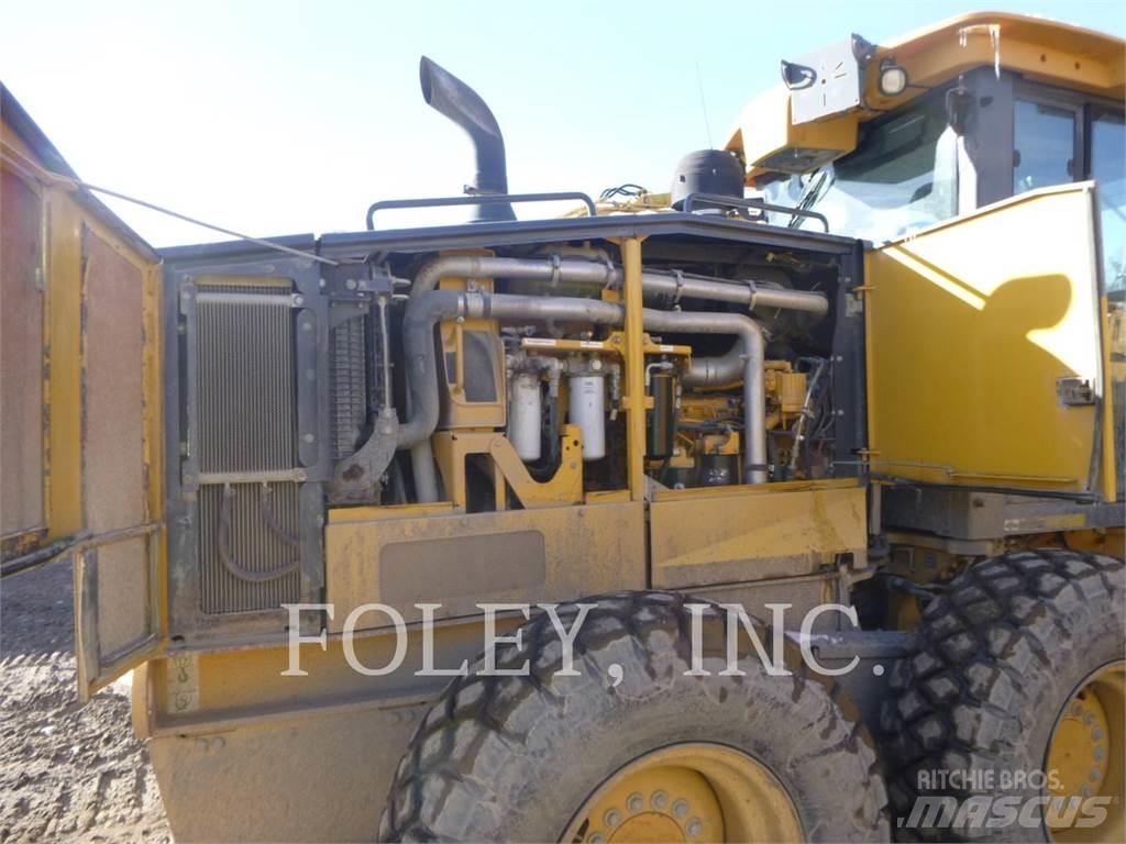 John Deere & CO. 672G Greideriai
