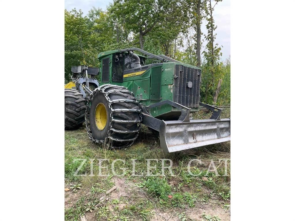 John Deere & CO. 748L Miško traktoriai
