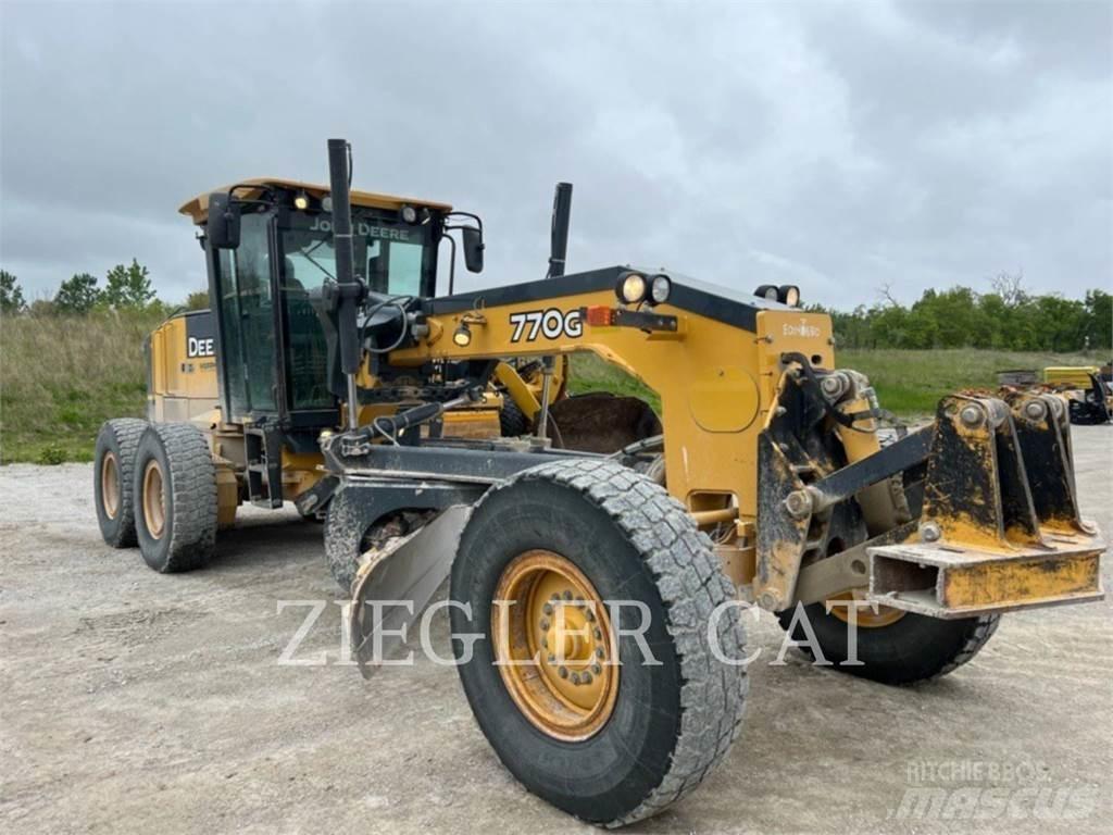 John Deere & CO. 770 G Greideriai