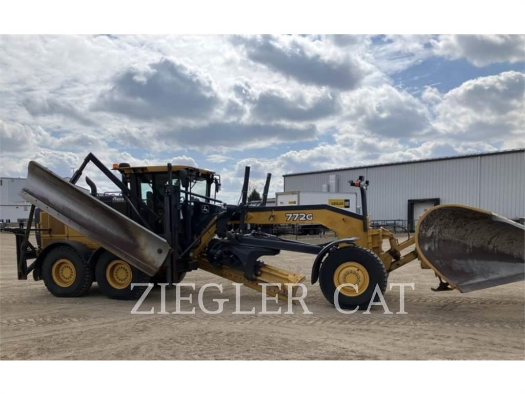 John Deere & CO. 772 G Greideriai