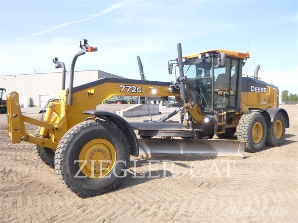 John Deere & CO. 772 G Greideriai