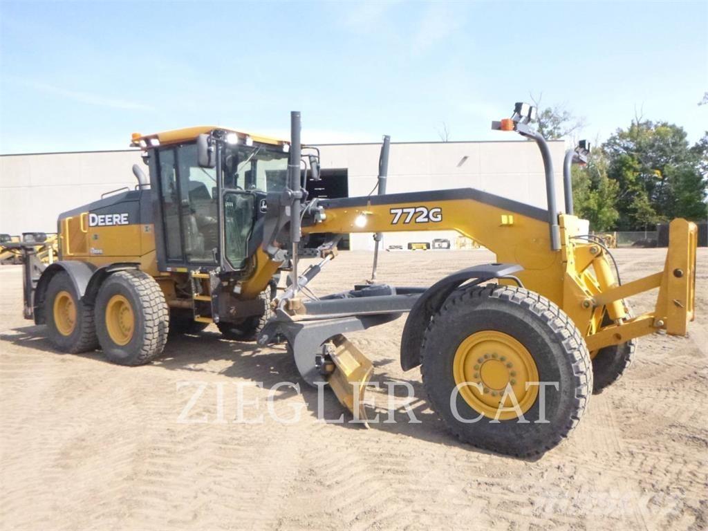 John Deere & CO. 772 G Greideriai