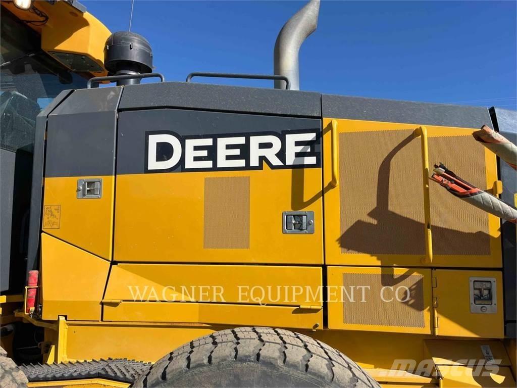 John Deere & CO. 772G AWD Greideriai
