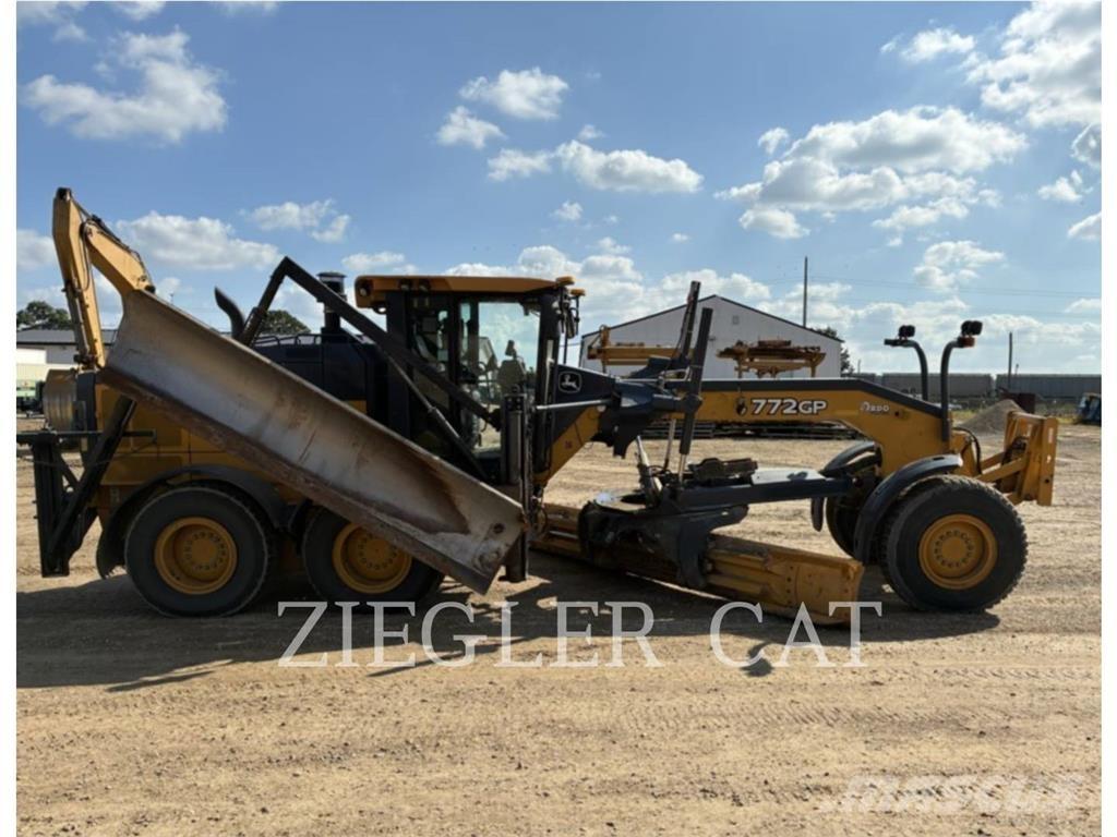 John Deere & CO. 772GP Greideriai