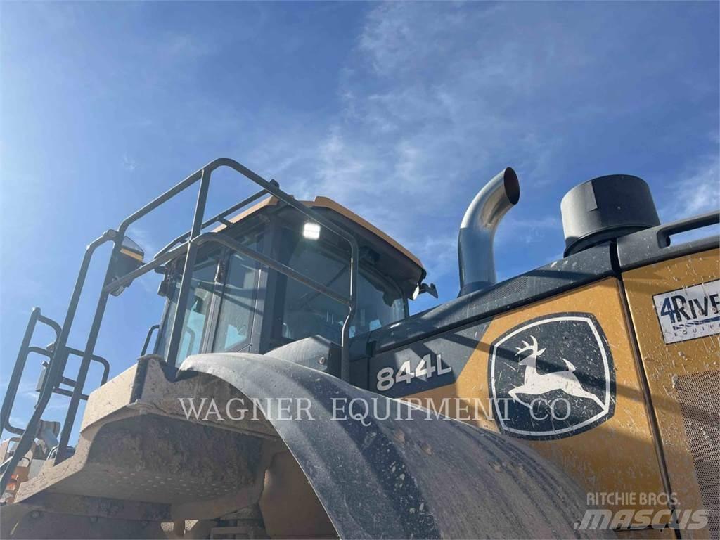 John Deere & CO. 844L AG Naudoti ratiniai krautuvai
