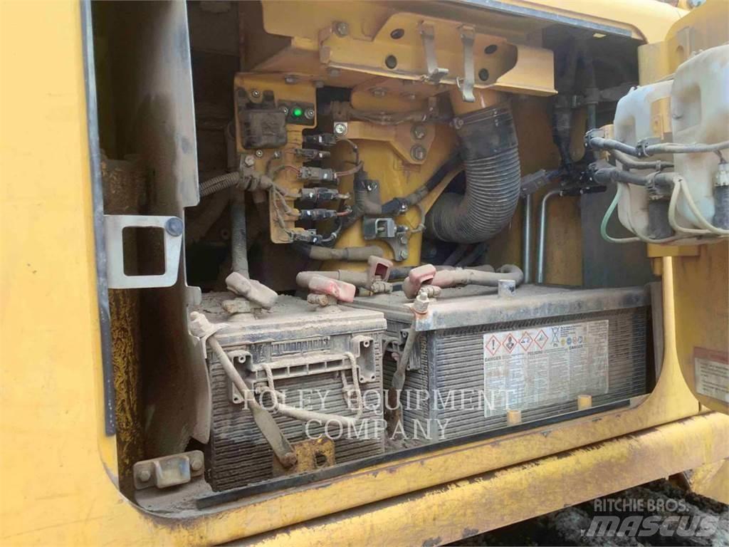Komatsu D85EXI Vikšriniai buldozeriai