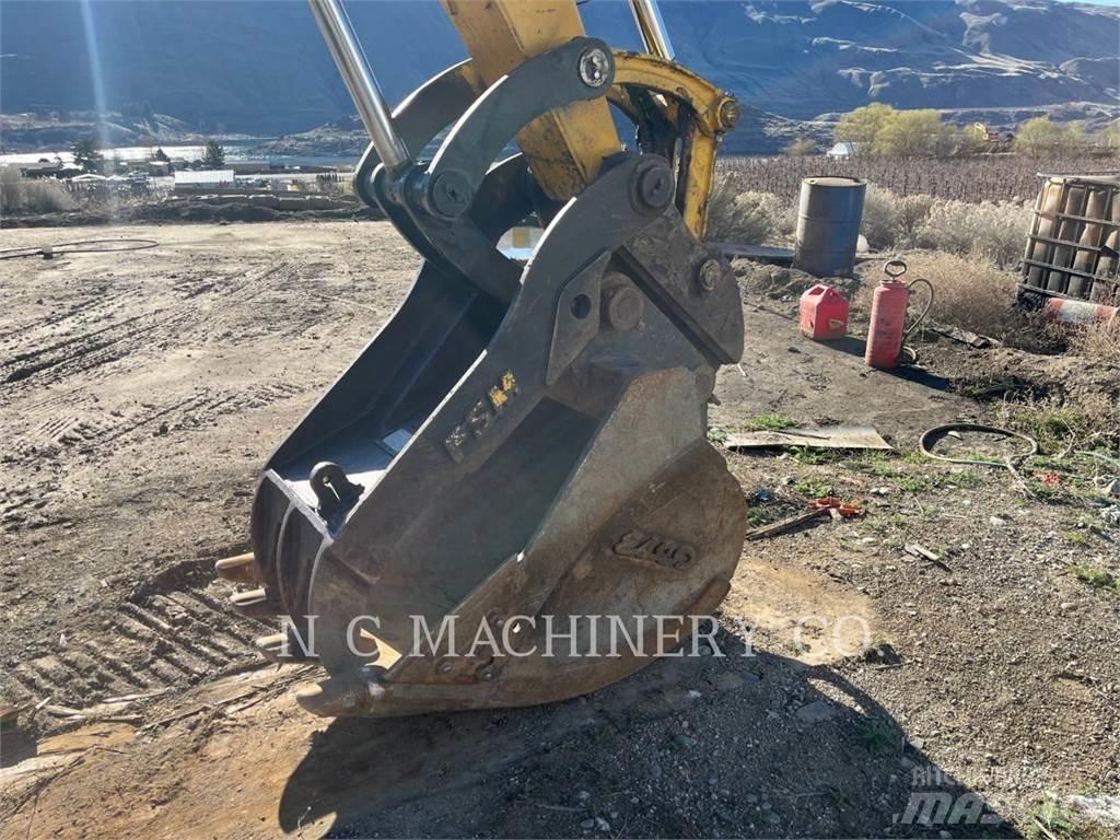 Komatsu PC138USLC Vikšriniai ekskavatoriai