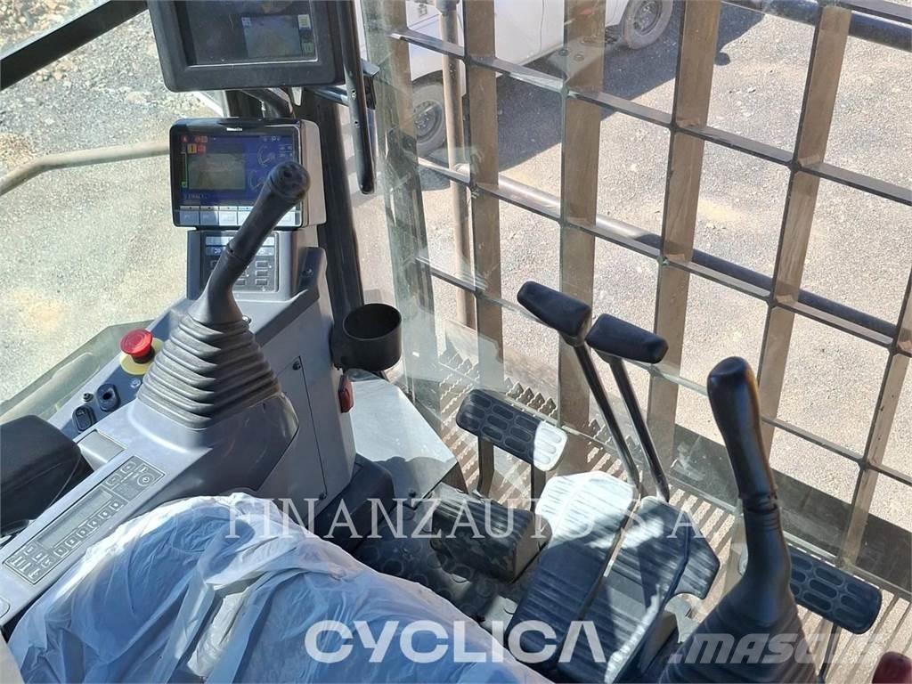 Komatsu PC2000-11 Vikšriniai ekskavatoriai