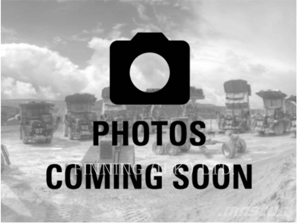 Komatsu PC210-11E0 Vikšriniai ekskavatoriai